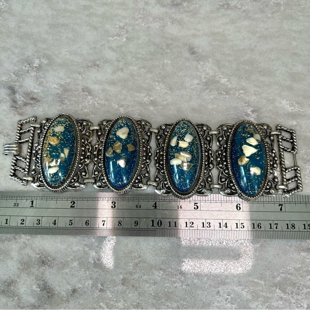 Vintage 1950s Lucite Confetti Chunky Cuff Bracelet Blue Silver Tone Statement - Picture 6 of 8